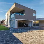 Amazing In With Kitchen