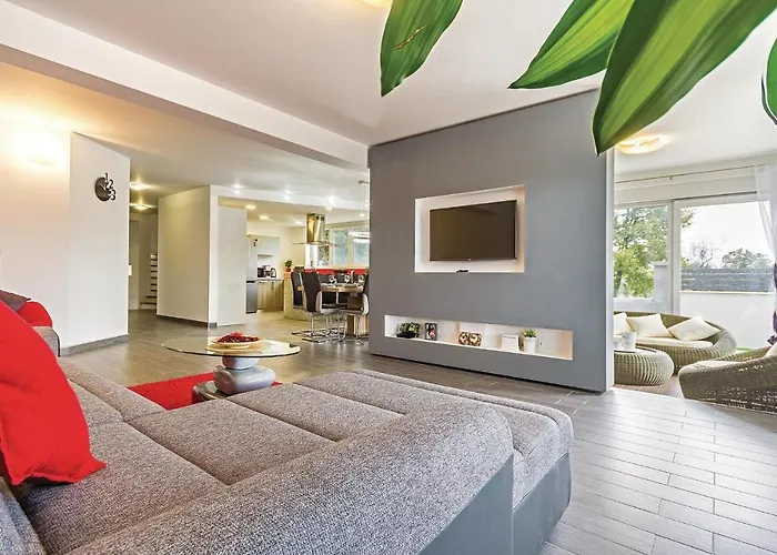 Amazing In With Kitchen 풀라