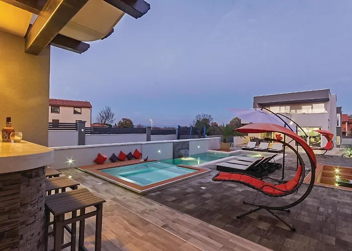 Amazing In With Kitchen 풀라