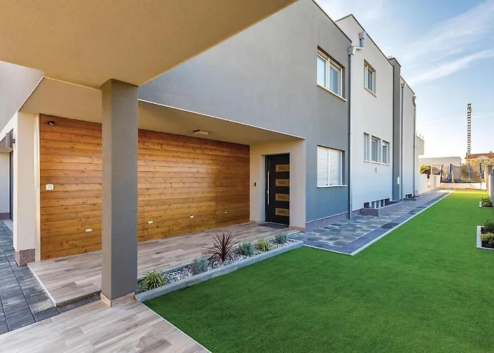 Amazing In With Kitchen 풀라