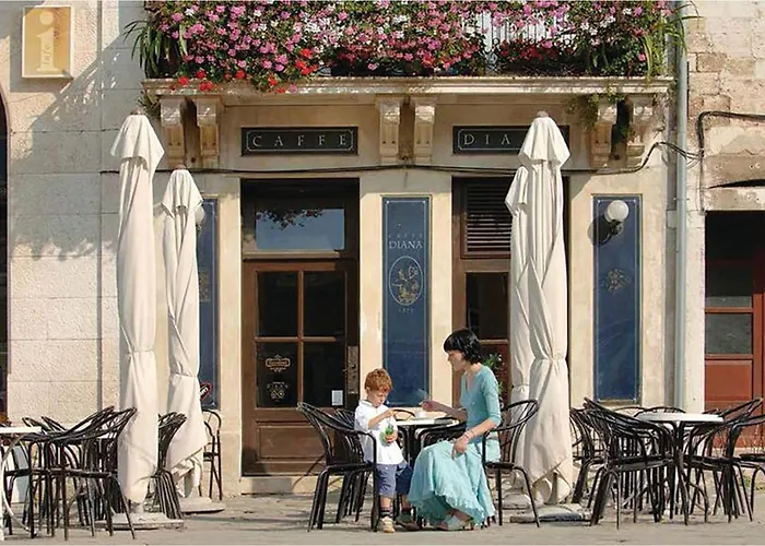 Amazing In With Kitchen 펜션 풀라