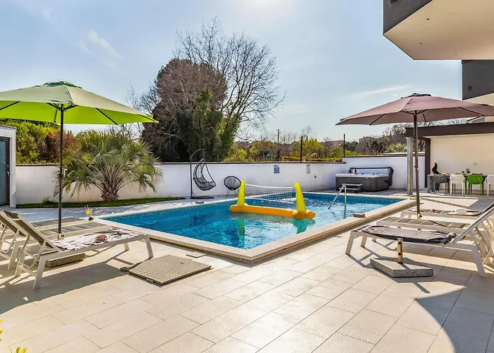 Amazing In With Kitchen * 풀라