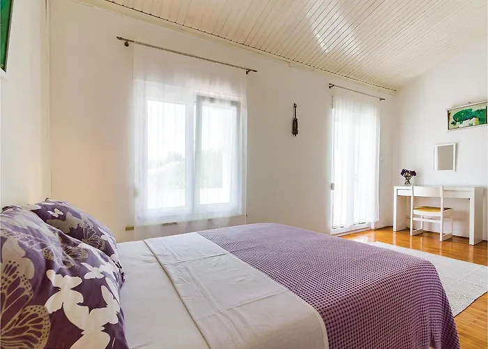 Amazing In With Kitchen * 풀라