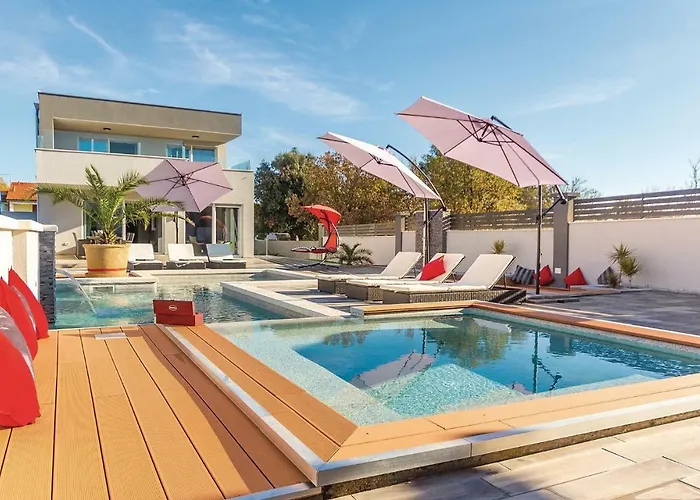 Amazing In With Kitchen * 풀라