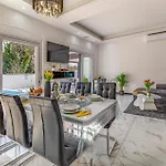 Σπίτι διακοπών Amazing In With Kitchen Πούλα