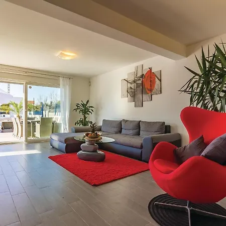 Ferienhaus Amazing In With Kitchen Pula