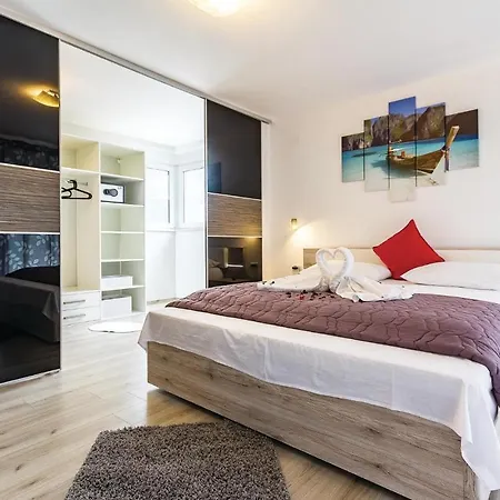 Ferienhaus Amazing In With Kitchen