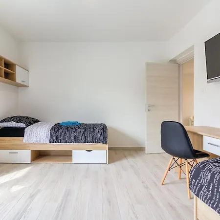 Amazing In With Kitchen * Pula