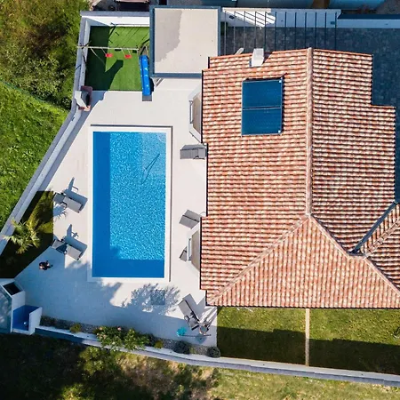 Holiday home Amazing In With Kitchen *