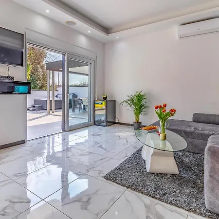 Luxurious Home In Pula * Pula