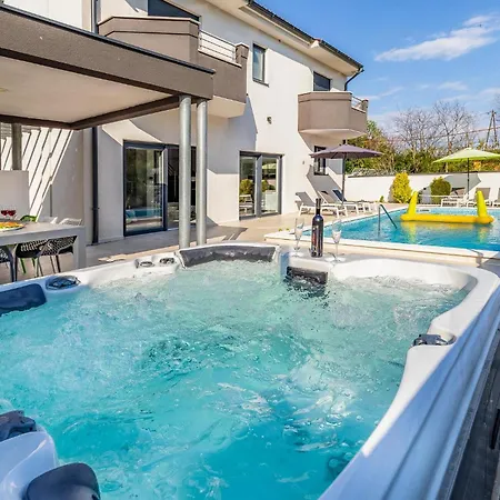 Luxurious Home In Pula *