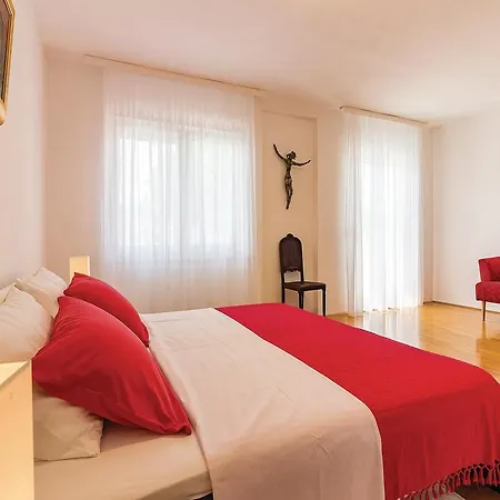 Luxurious Home In Pula