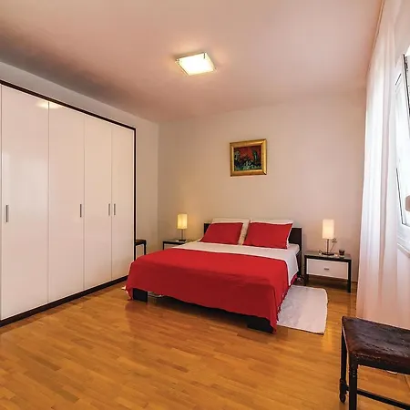 Luxurious Home In Pula * Pula