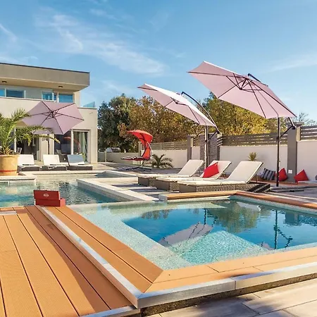 Luxurious Home In Pula * Pula