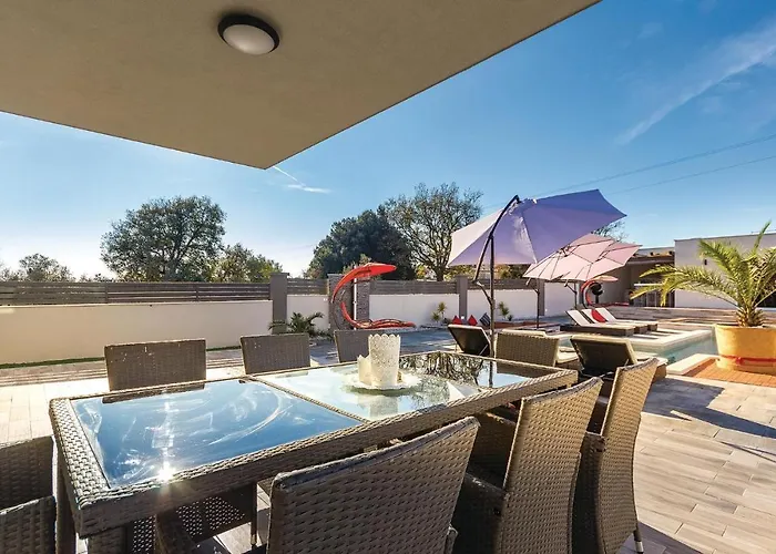 Amazing In With Kitchen Vakantiehuis Pula