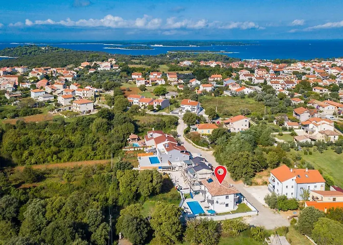 Vakantiehuis Amazing In With Kitchen