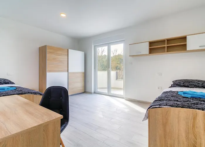 Amazing In With Kitchen