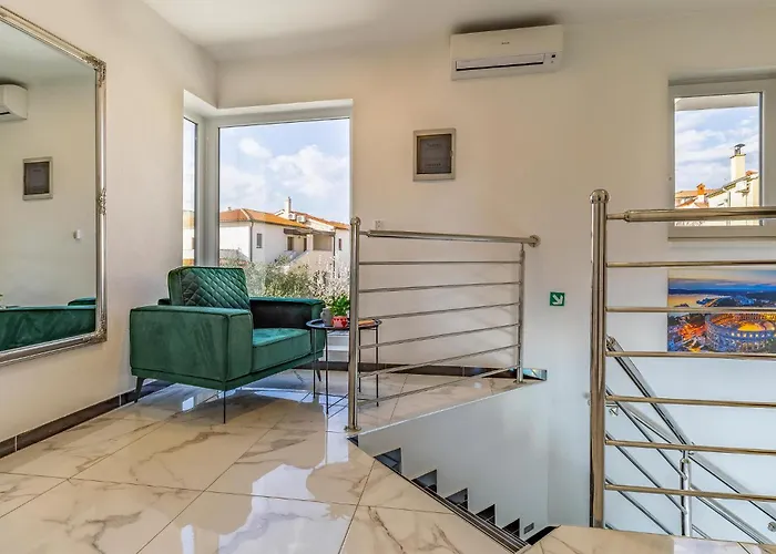 Amazing In With Kitchen Vakantiehuis Pula