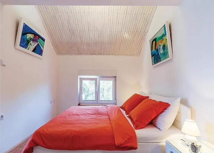 Amazing In With Kitchen * Pula