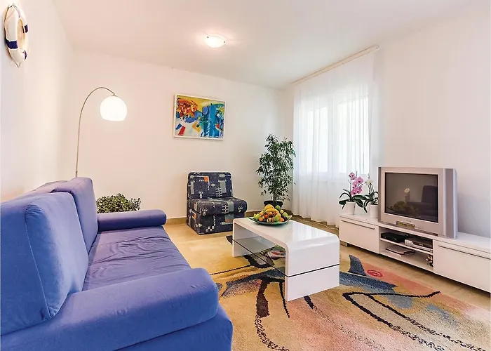 Vakantiehuis Amazing In With Kitchen Pula