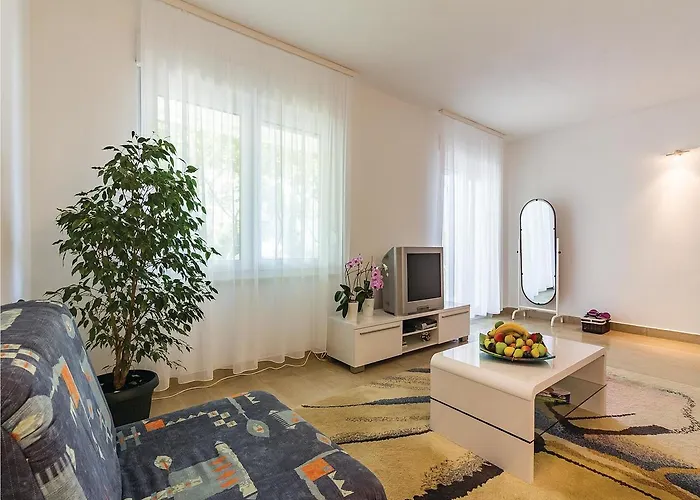 Amazing In With Kitchen Vakantiehuis Pula