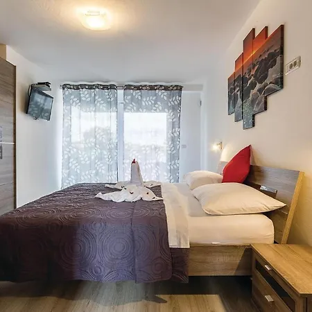 Amazing In With Kitchen פולה